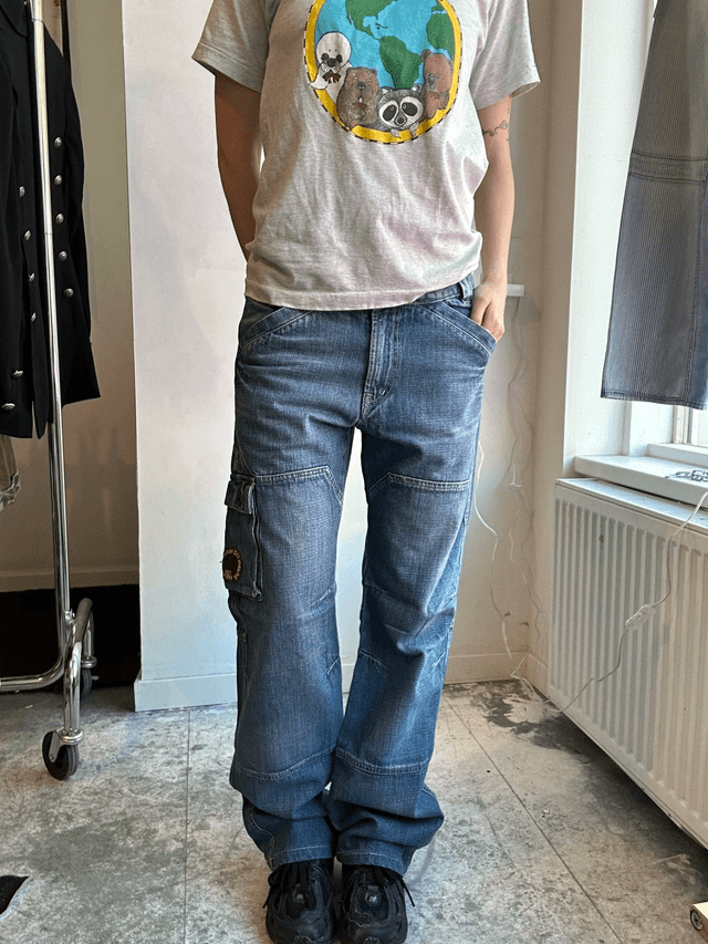 wide fit cargo jeans with patch on side