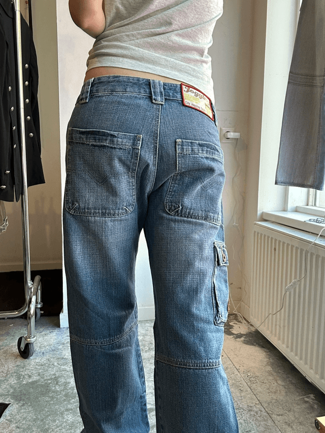 wide fit cargo jeans with patch on side